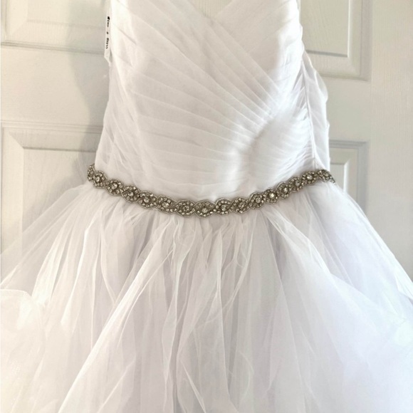 Elegant White Strapless Wedding Dress - Picture 4 of 6